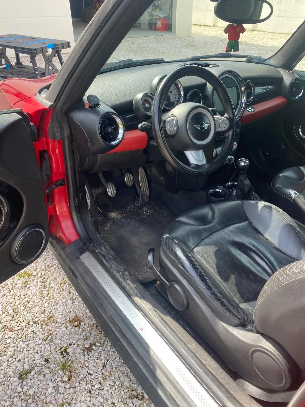 Intérieur Mini avant nettoyage